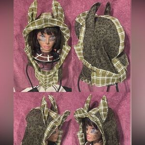 Hood/scarf with ears